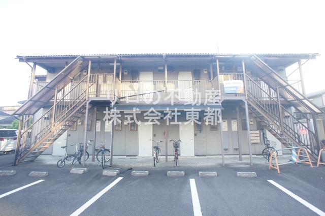 建物外観　最寄駅まで１３分かかりますが、健康のため歩くのもいいですね！