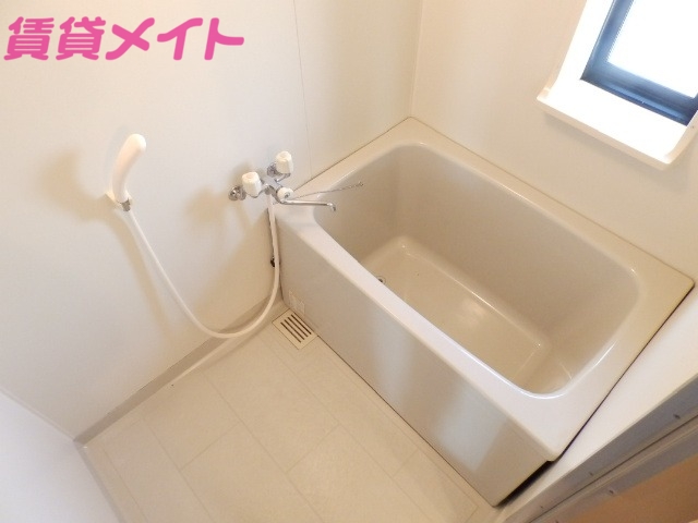 バス・シャワールーム　同型部屋写真です。