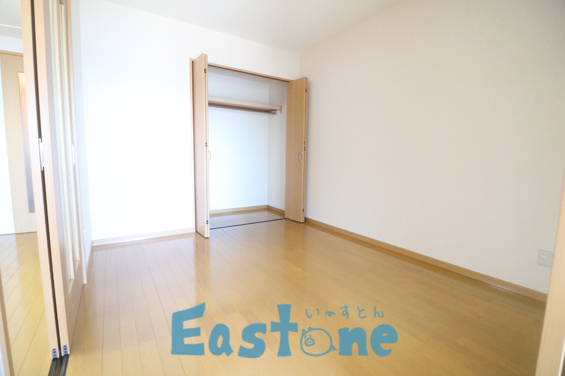 その他部屋・スペース　リビング横の洋室お部屋から桜島を一望できます♪