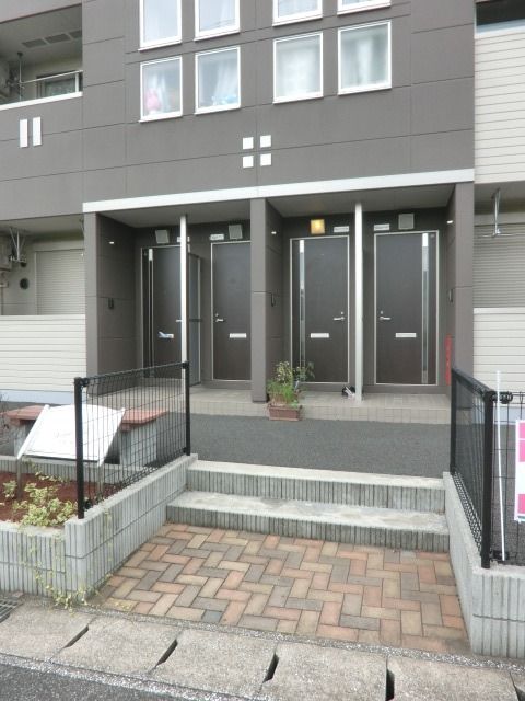 エントランス　きれいなエントランスです