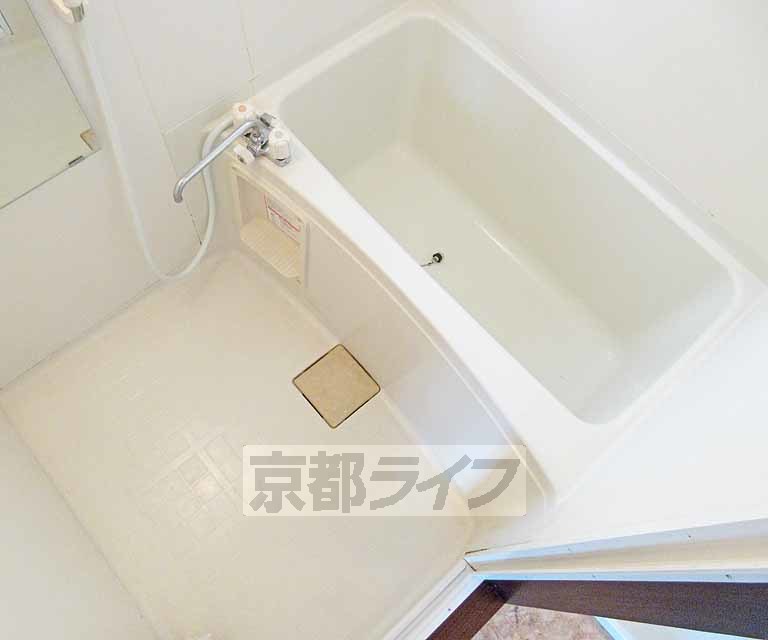 バス・シャワールーム　ゆとりのあるバスルーム