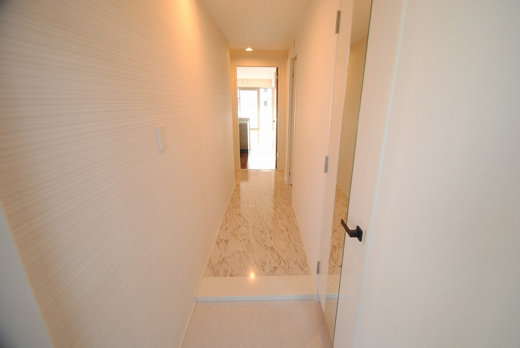 玄関　内装イメージ：同物件別室