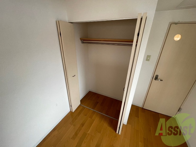 収納　クローゼットは奥行きもあり、荷物が多い方でも安心です。