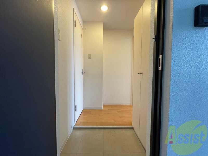 玄関　玄関の様子です。明るい印象ですね。気分もあがりそう。