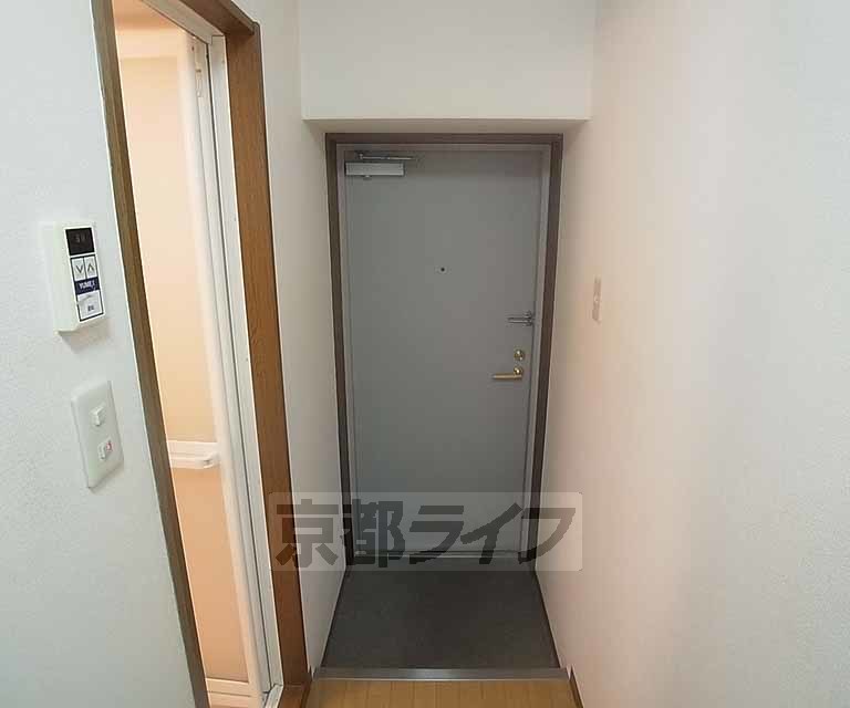 玄関　シンプルな玄関です。