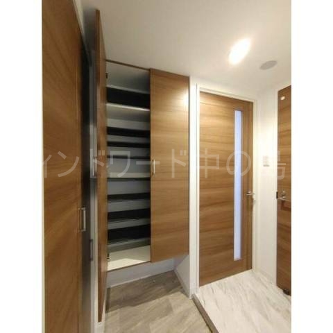 玄関　詳細は、ウィンドワード中の島店までご相談下さい。