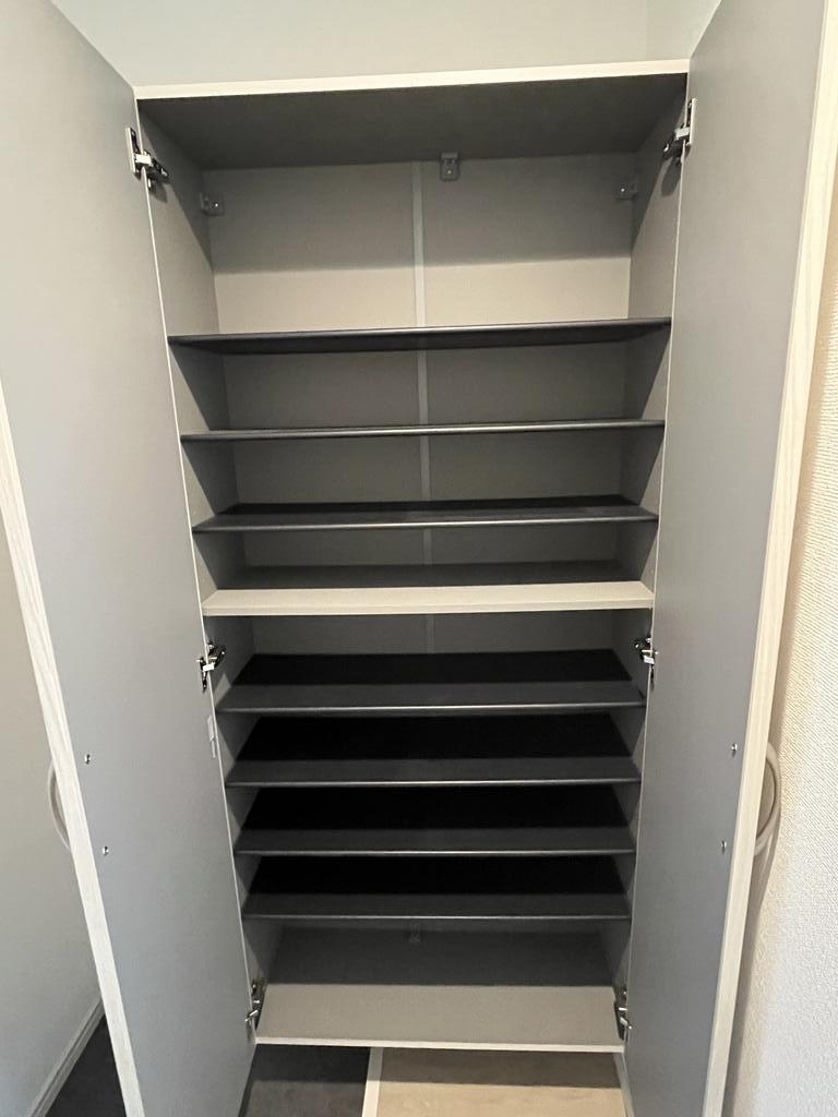 玄関　※同建物別部屋