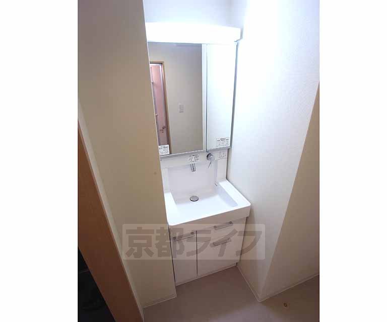 洗面設備　おしゃれなシャンプードレッサー