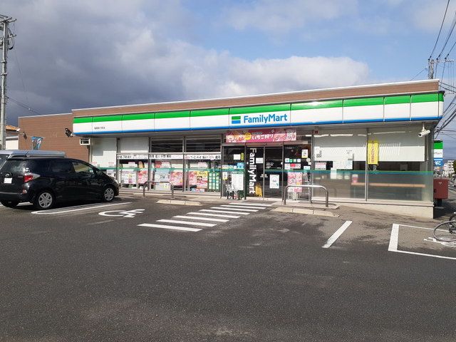 コンビニ　ファミリーマート福岡拾六町店（コンビニ）まで450m
