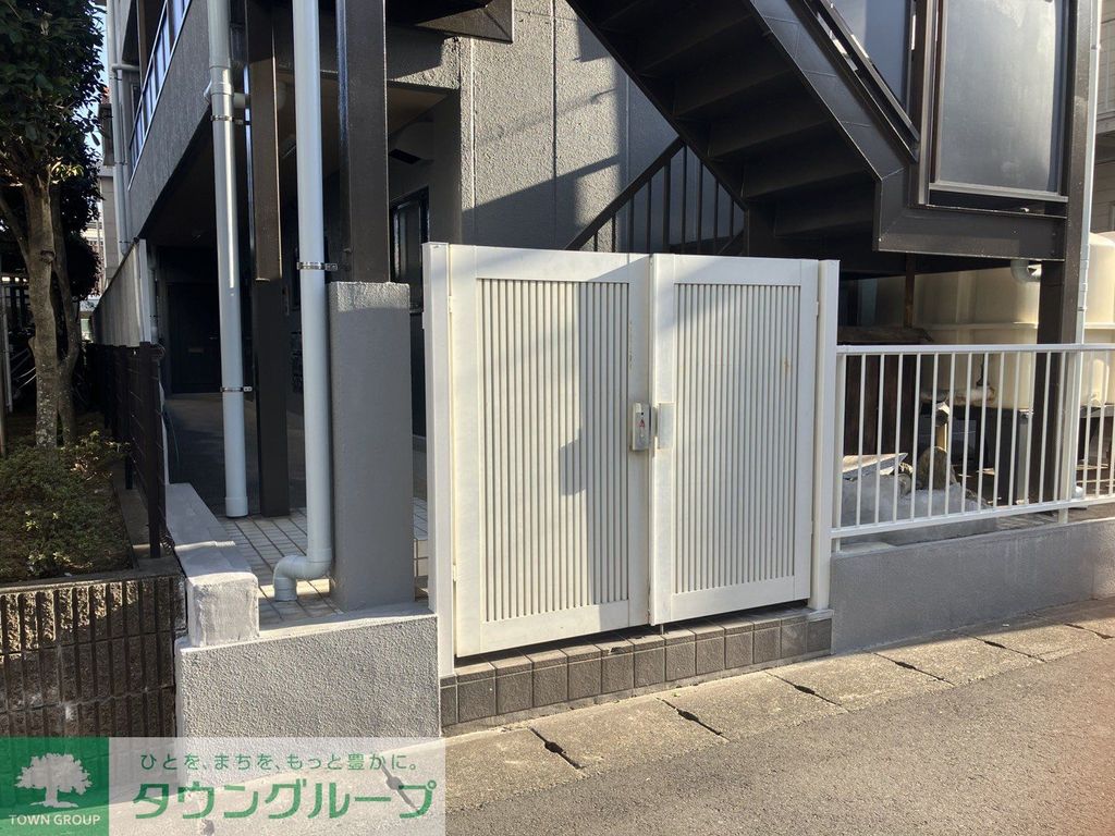 エントランス　庭