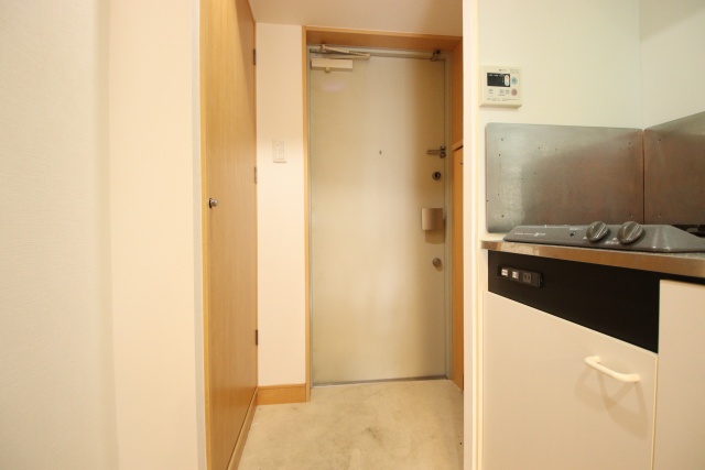 玄関　※別号室の参考写真、現況優先※