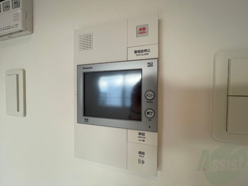 セキュリティ　ＴＶモニター付インターホンです。来客者の顔が見えるので安心！