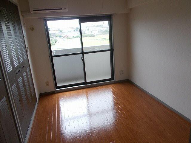 居室・リビング　洋室　日当たり良好