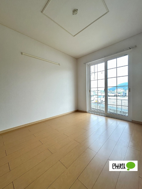 居室・リビング　１０３