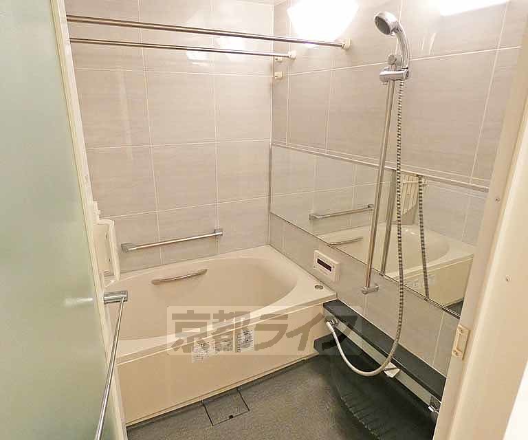 バス・シャワールーム　清潔感のある浴室です！