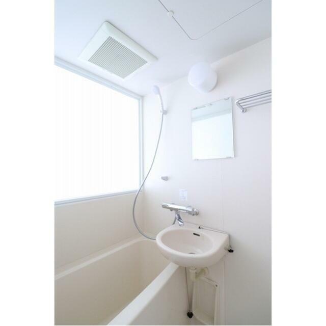 バス・シャワールーム　※同タイプ写真転用