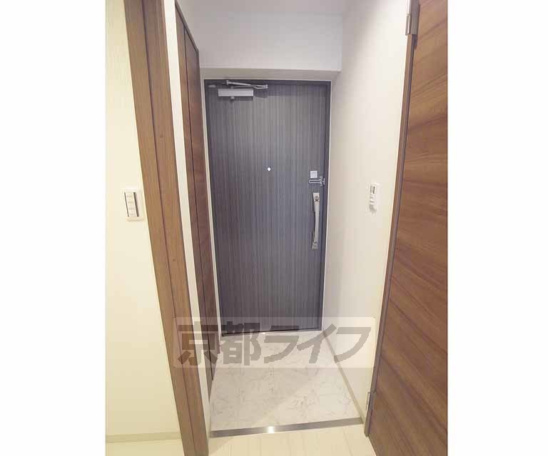 その他設備　明るい玄関です