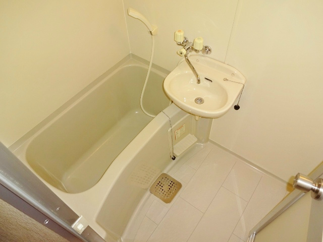 バス・シャワールーム　バスルーム