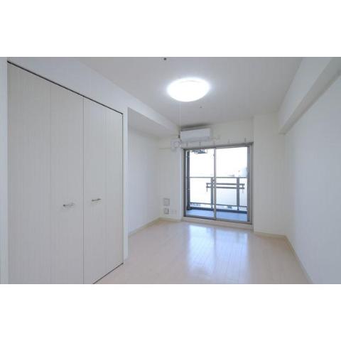 居室・リビング　室内