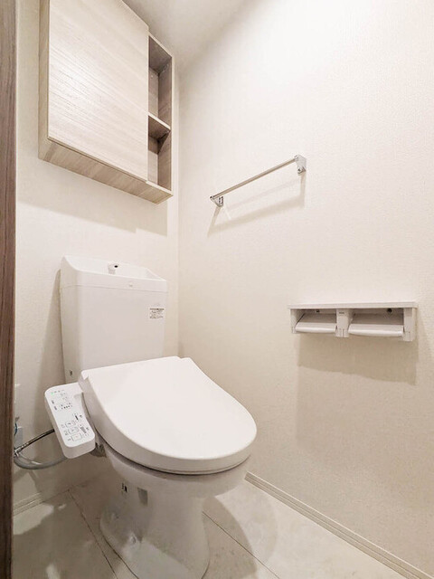 トイレ　温水洗浄暖房便座