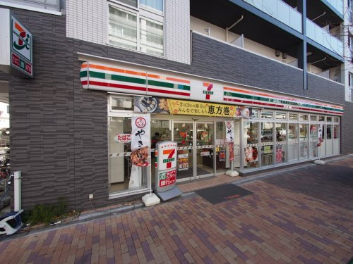 コンビニ　セブンイレブン世田谷上馬5丁目店（コンビニ）まで92m