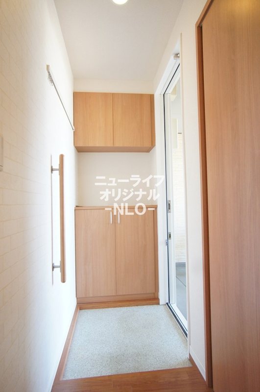 玄関　シューズボックス付なので玄関周りがスッキリとします。