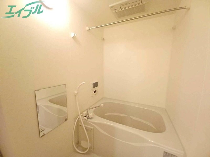 バス・シャワールーム　同型反転タイプのお写真です