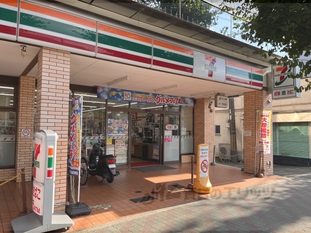コンビニ　セブンイレブン京都大石橋店（コンビニ）まで50m