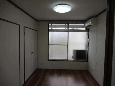 居室・リビング　室内