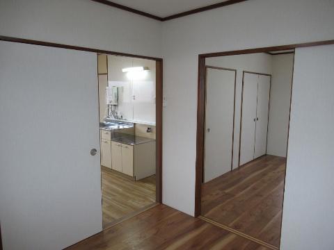 居室・リビング　室内