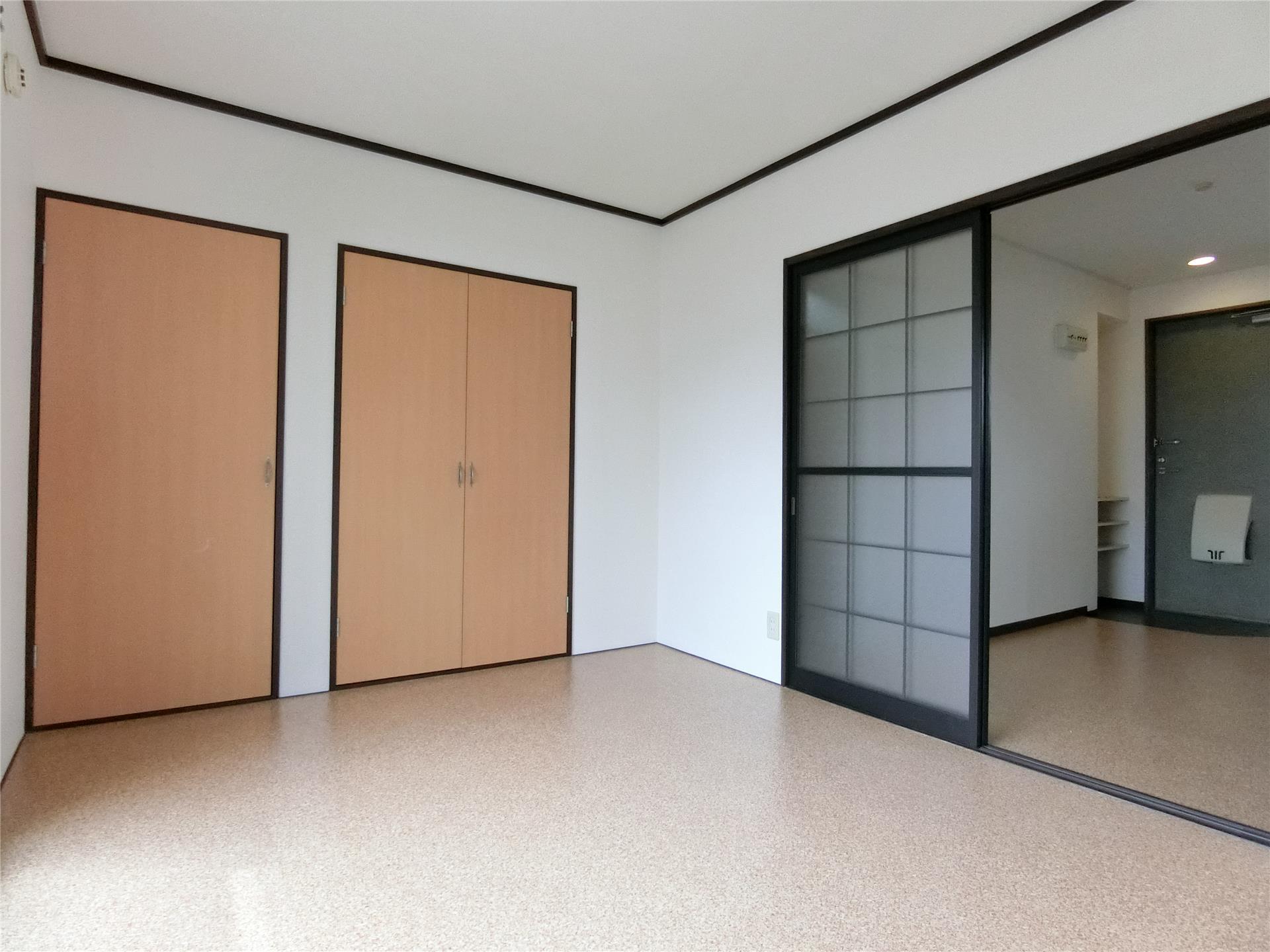 居室・リビング　南向きの明るい洋室6帖♪