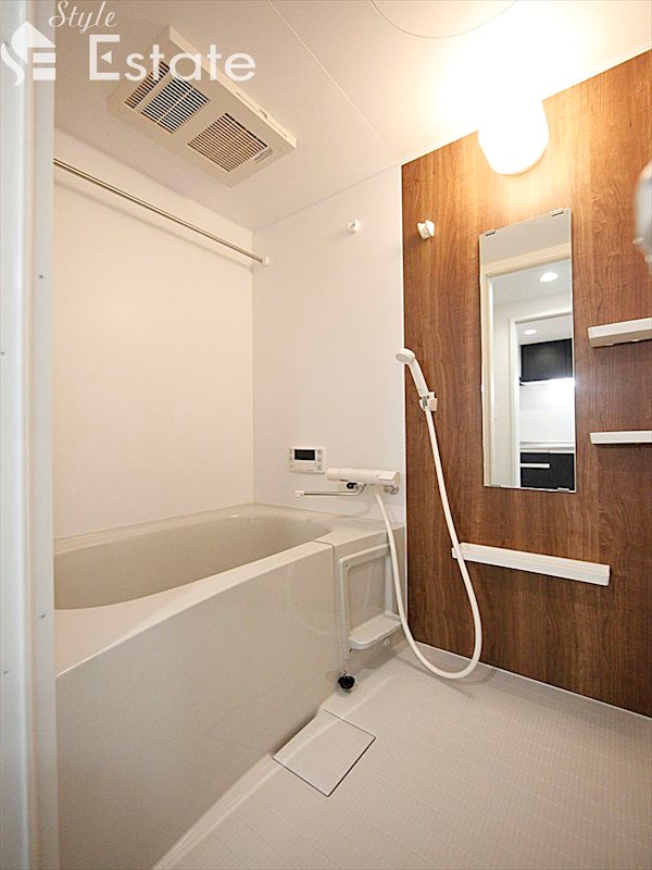 バス・シャワールーム　バスルーム