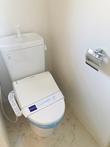 トイレ　「温水洗浄便座付きトイレ」