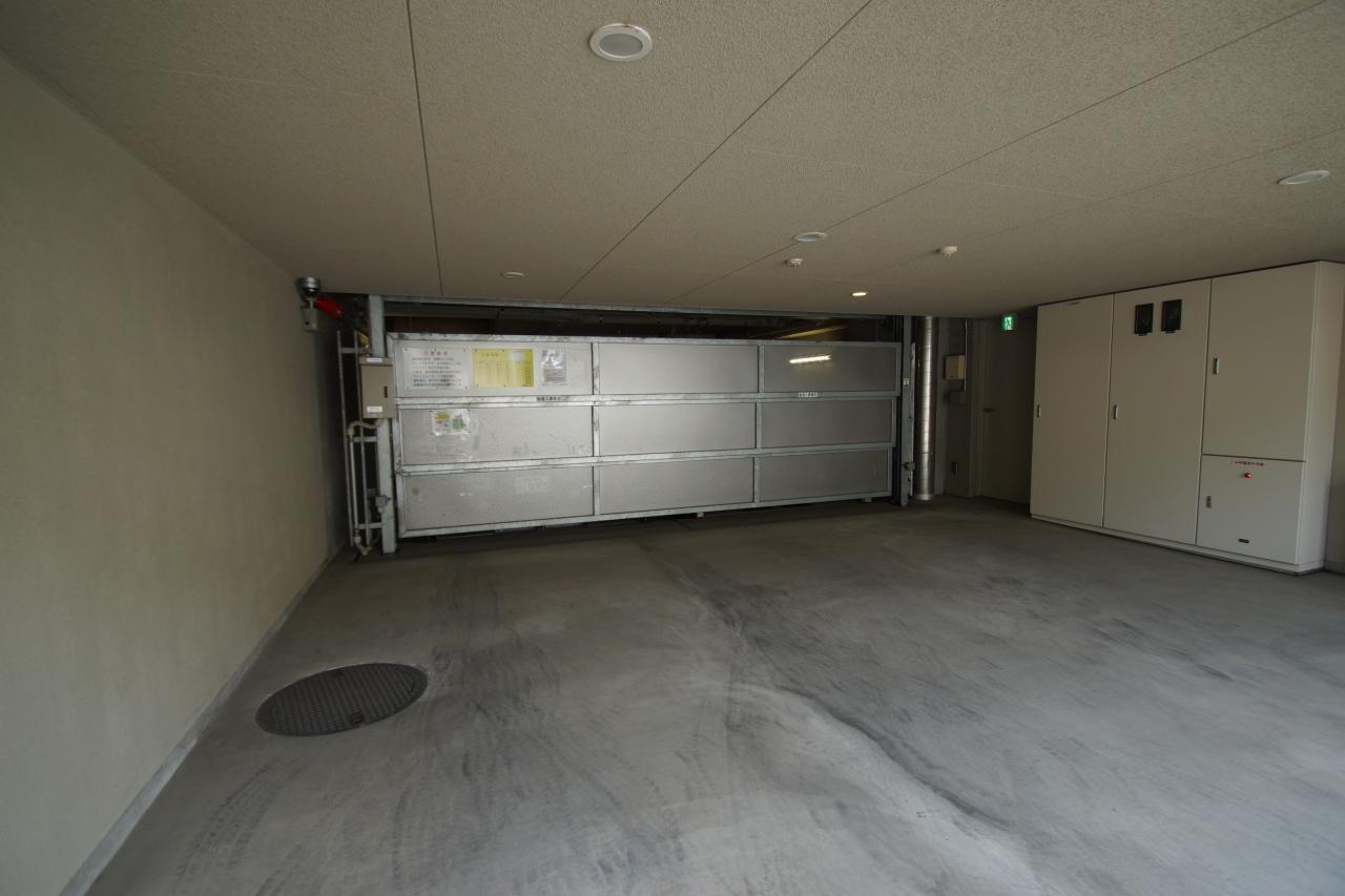 駐車場　敷地内機械式駐車場