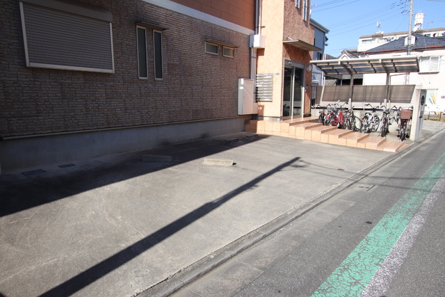 駐車場　★駐車場★（空き状況・使用料等詳細はご確認下さい）