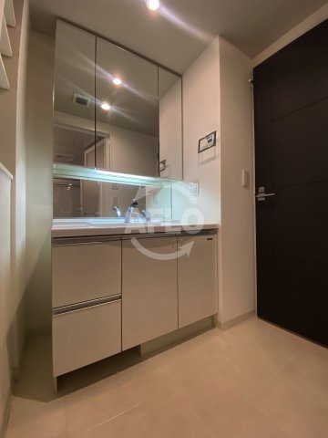 洗面設備　N.E.レジデンス（エヌイーレジデンス）　洗面所