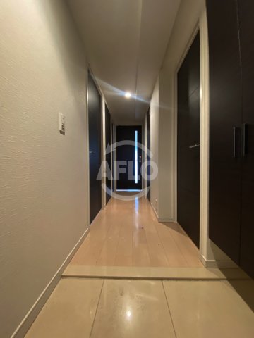 玄関　N.E.レジデンス（エヌイーレジデンス）　玄関