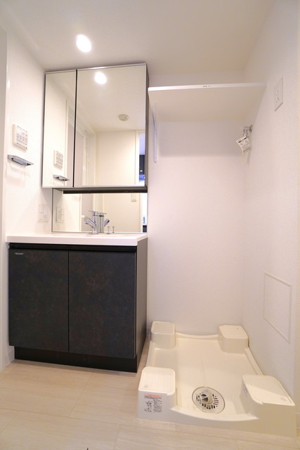 洗面設備　※写真は同タイプ住戸です。