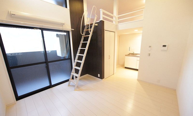 居室・リビング　洋室8.7帖　ロフト付き