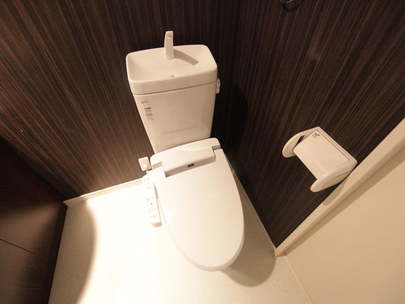 トイレ　温水洗浄便座付き