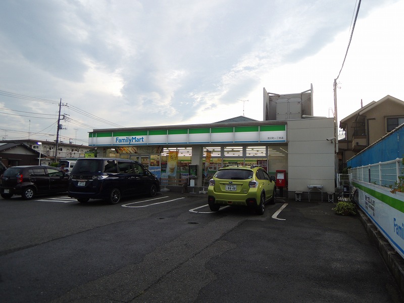 コンビニ　ファミリーマート宮沢町1丁目店（コンビニ）まで376m