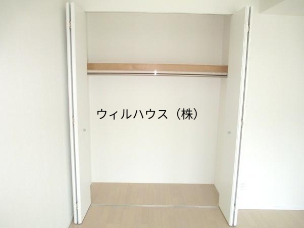 収納　ハンガーパイプつき！