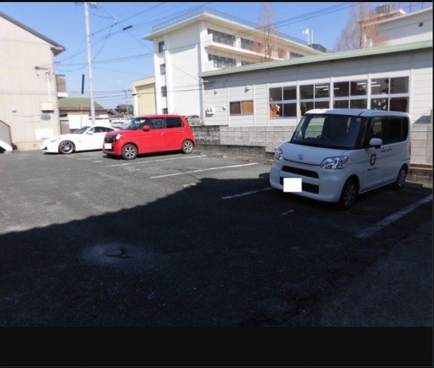 駐車場　車をお持ちの方に嬉しい駐車場付きの物件です