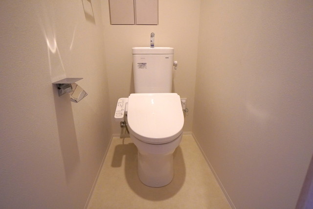 トイレ　※写真は同タイプ住戸です。