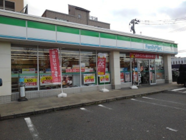 コンビニ　ファミリーマート八千代２丁目店（コンビニ）まで300m