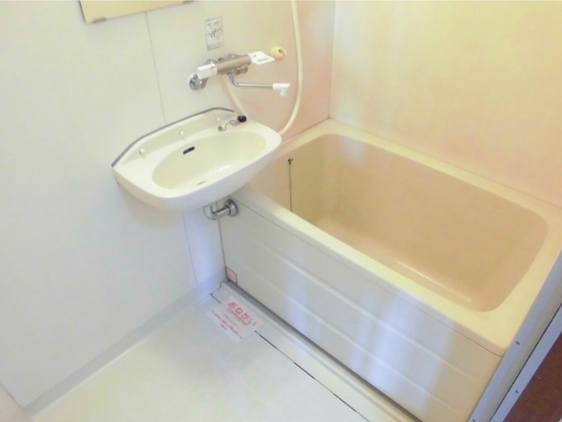 バス・シャワールーム　図面と現状に相違がある場合には現状を優先