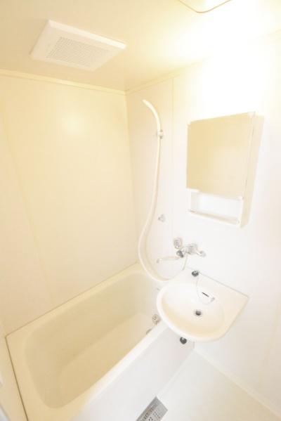 バス・シャワールーム　☆☆追い焚き機能付きバス☆☆