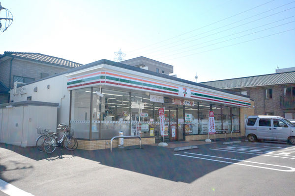 コンビニ　セブンイレブン越谷蒲生茜町店（コンビニ）まで236m