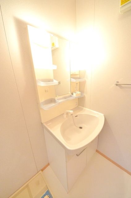 洗面設備　朝・晩の強い味方、独立洗面台♪