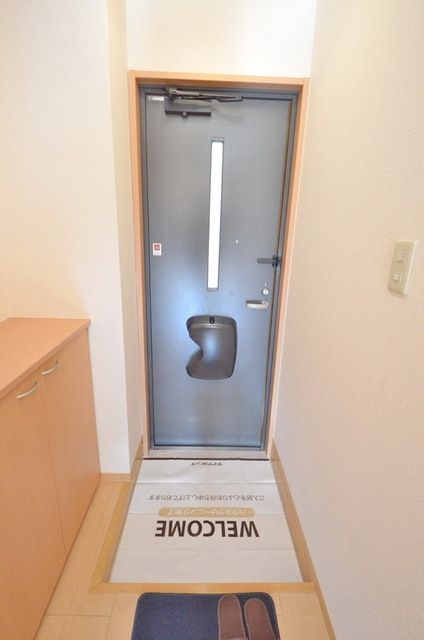 玄関　朝・晩の強い味方、独立洗面台♪